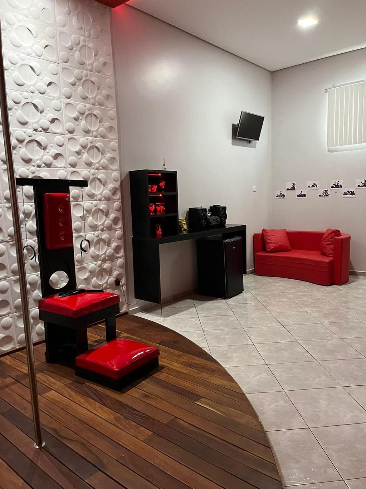 Fetiche Motel Presidente Medici  ภายนอก รูปภาพ